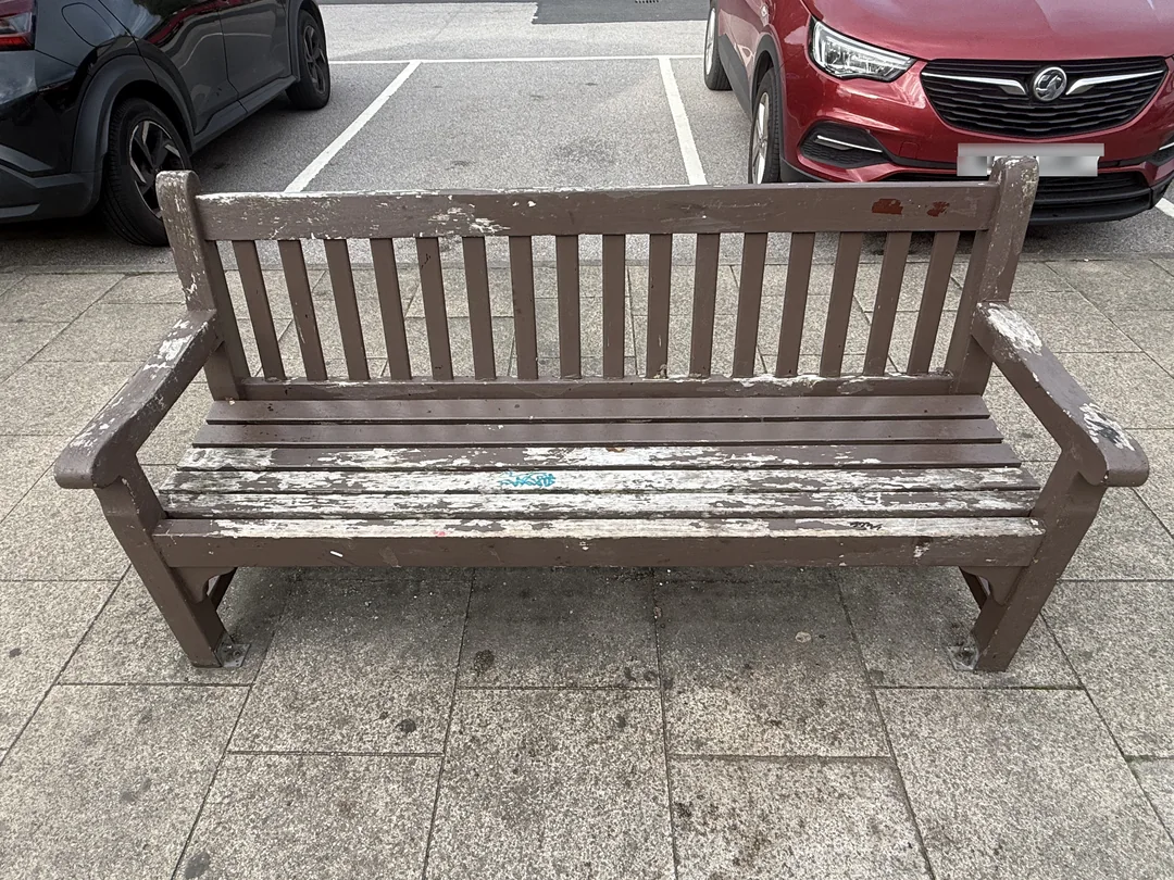 First bench before preparation and redecoration.