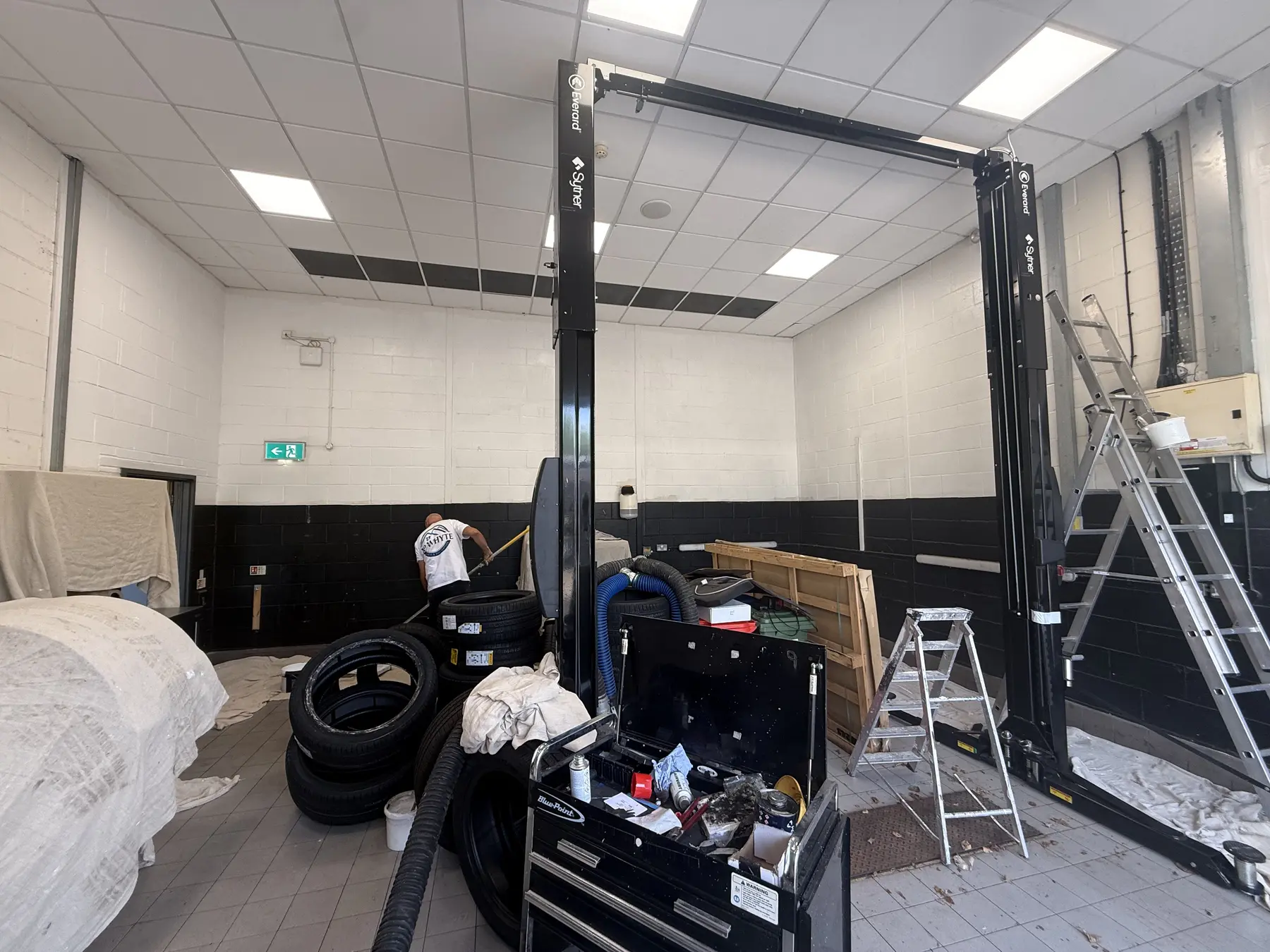 Range Rover workshop bay one during preparation