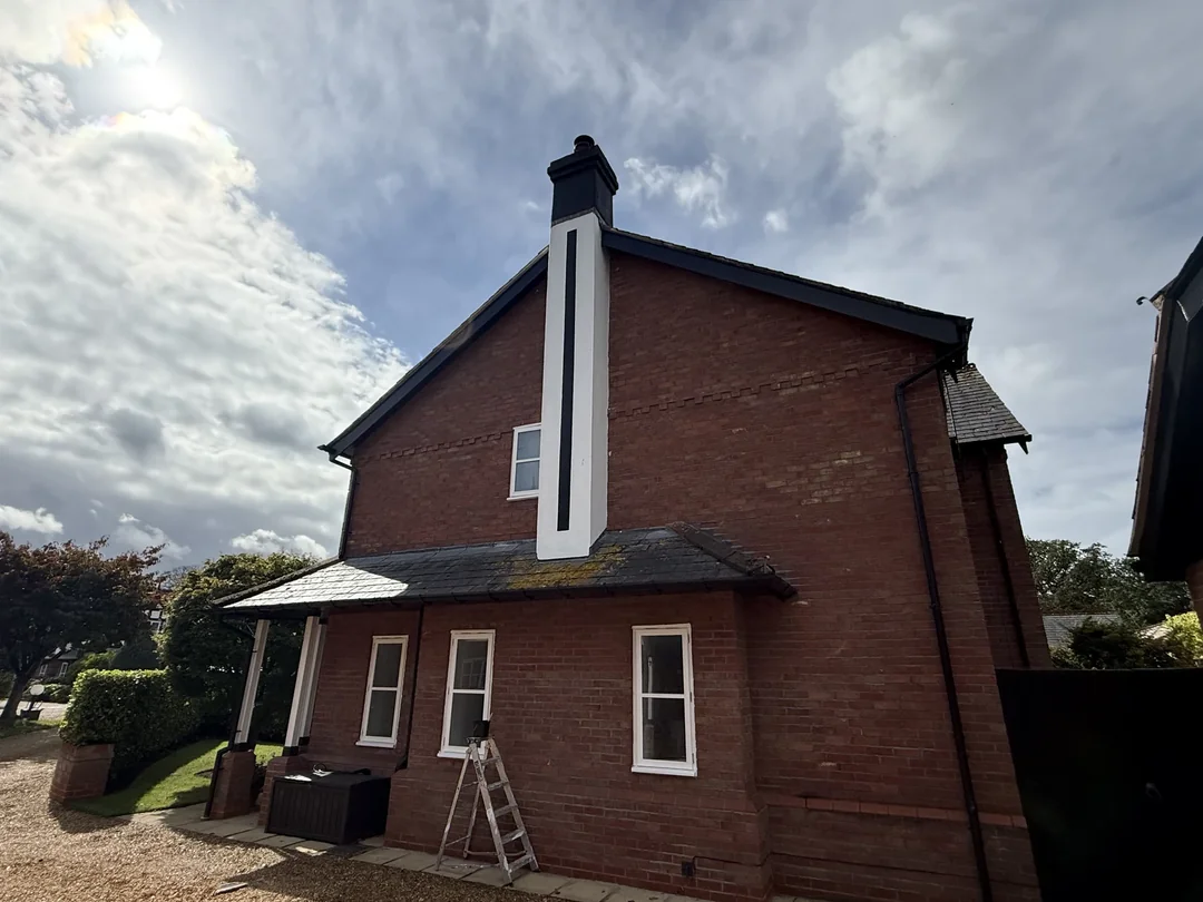 The side elevation with contrasting painted details.