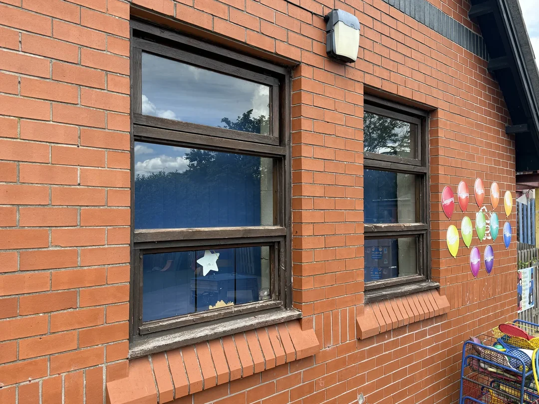Before decoration: the side-elevation windows.